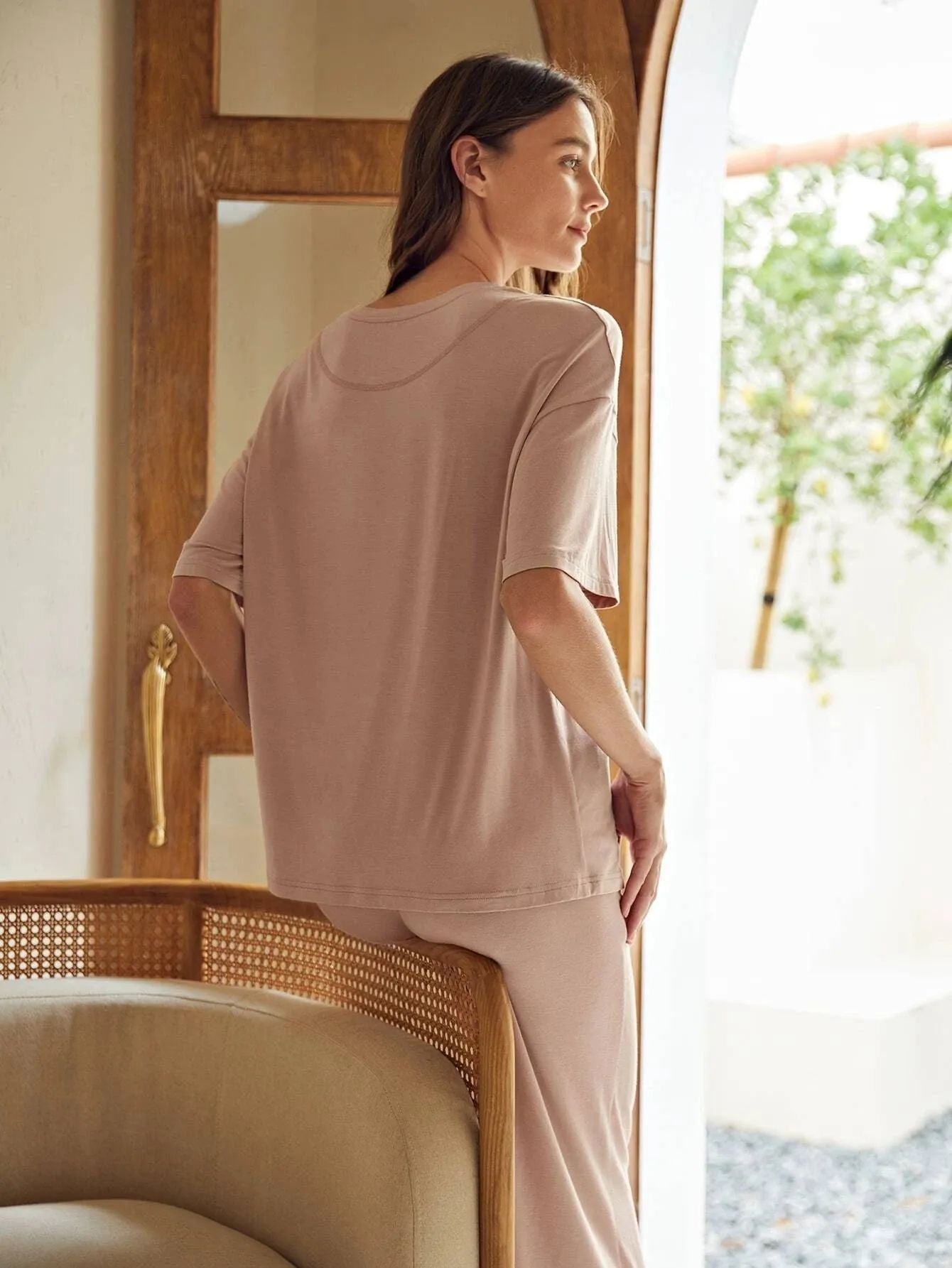 Comfortable sleepwear pajama set for women with long fit design